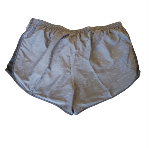 Womens Nike Dri-Fit Running Shorts Gray Lined NEW - Picture 2 of 4